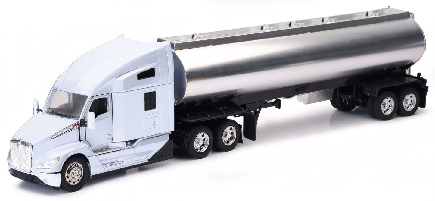 New Ray – Kenworth T680 Pipa Cromada 1:32