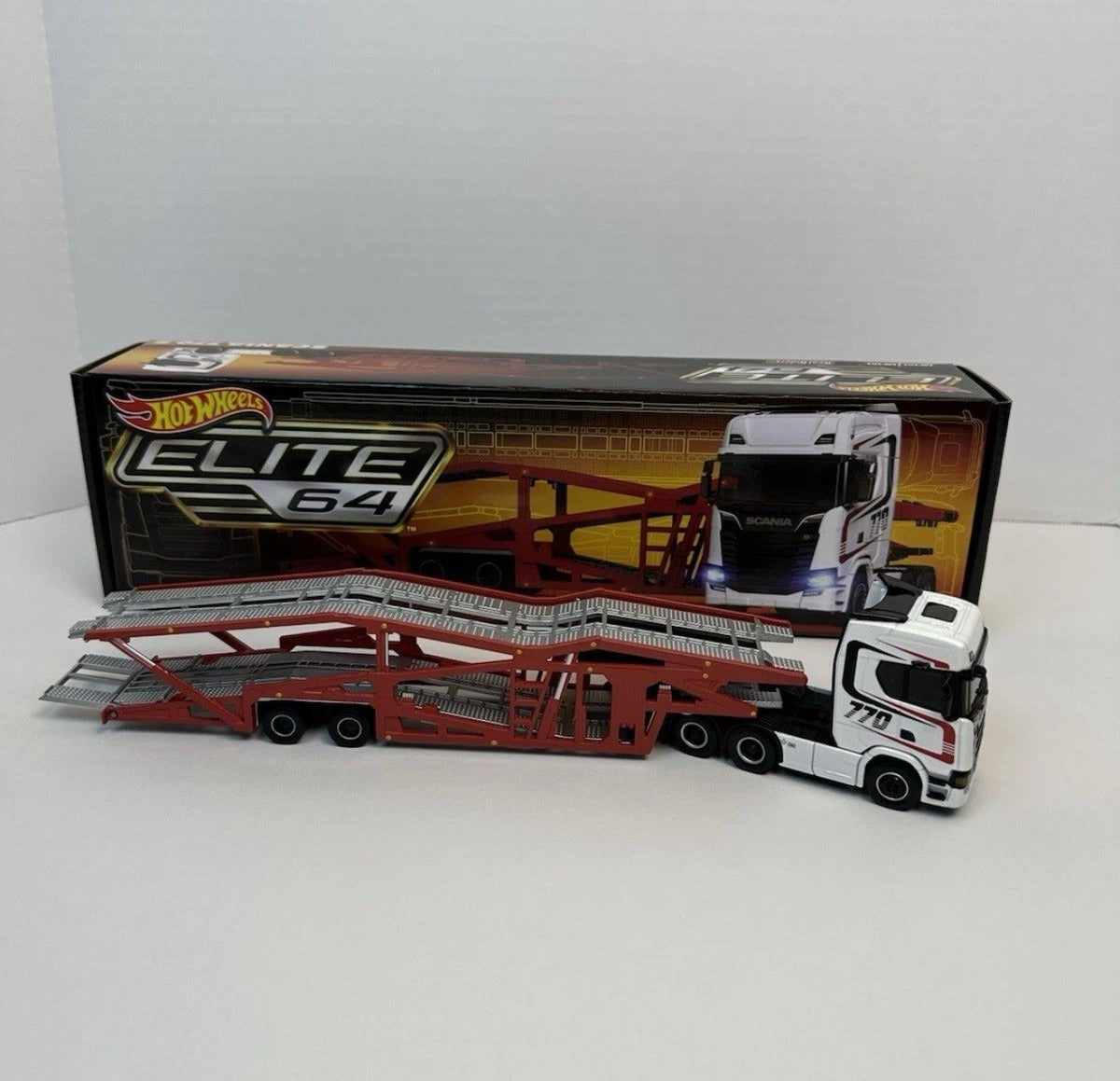 Hot Wheels Elite 64 – Scania Car Carrier